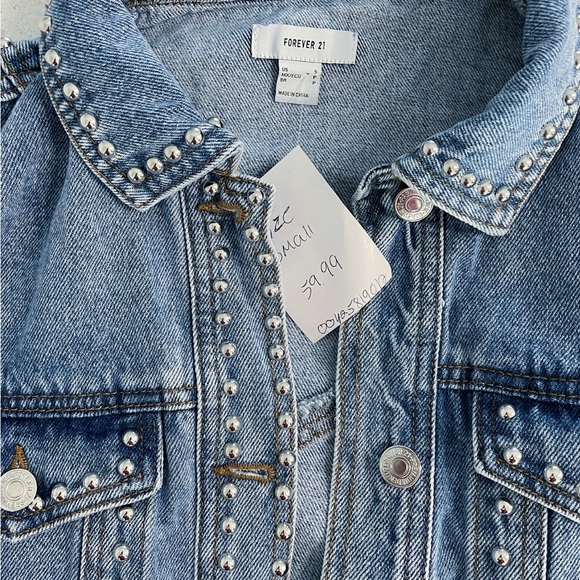 NWT Forever21 Jean Jacket Women’s Small Denim Studded Trim - Picture 4 of 7